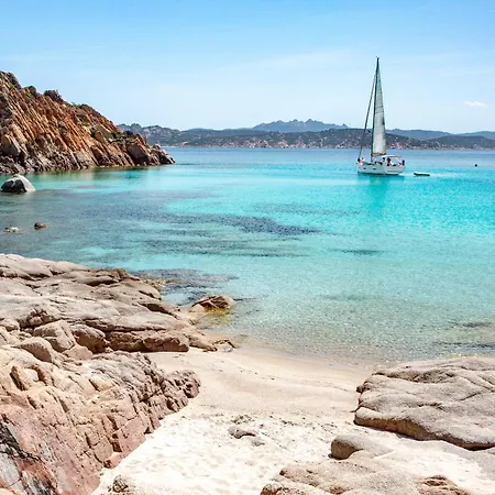 Апартаменты Leone Flat I 15' Palau, 30' Porto Cervo & Free Parking