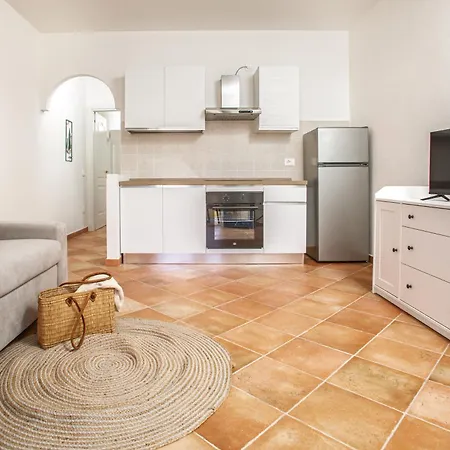 Leone Flat I 15' Palau, 30' Porto Cervo & Free Parking شقة *