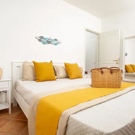 Leone Flat I 15' Palau, 30' Porto Cervo & Free Parking شقة